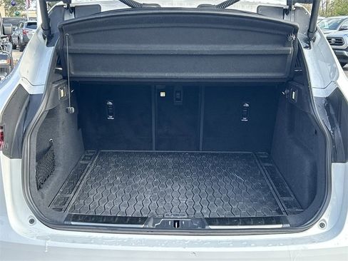 Used 2024 Jaguar F-PACE R-Dynamic S image 15