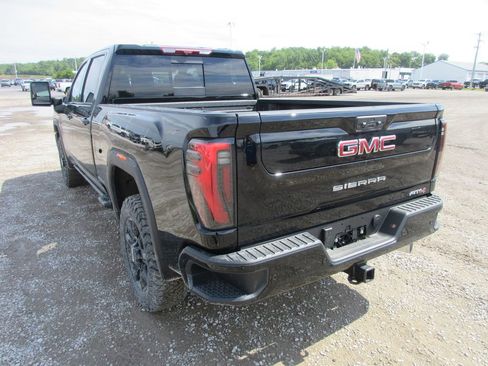 New 2026 GMC Sierra 2500 AT4 w/ AT4 Premium Plus Package AWD/4WD image 9