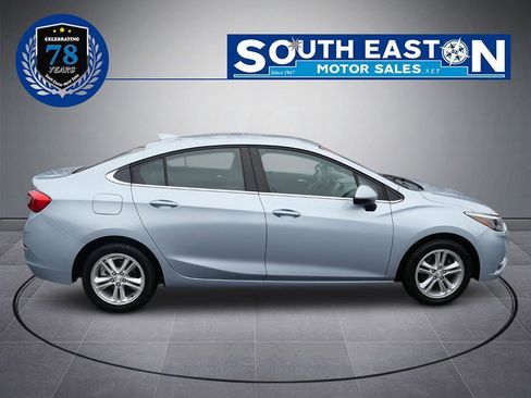 Used 2017 Chevrolet Cruze LT w/ Convenience Package image 8