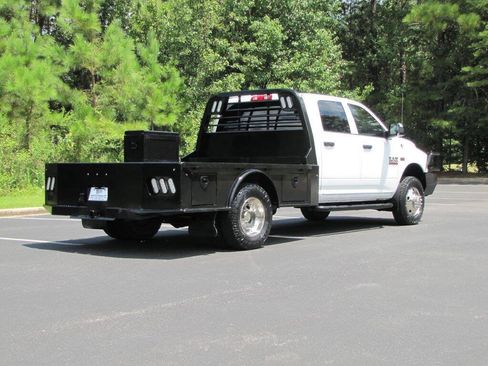 Used 2017 RAM 3500 Tradesman w/ Chrome Appearance Group AWD/4WD image 6