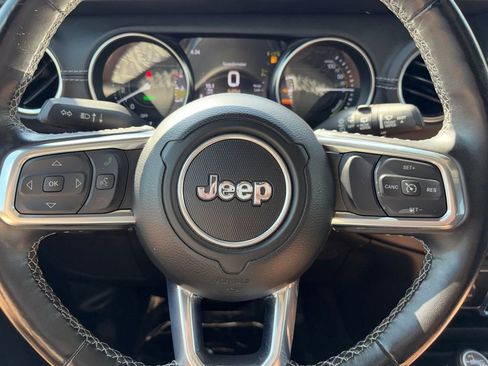 Used 2023 Jeep Wrangler Unlimited Sahara w/ Cold Weather Group AWD/4WD image 11