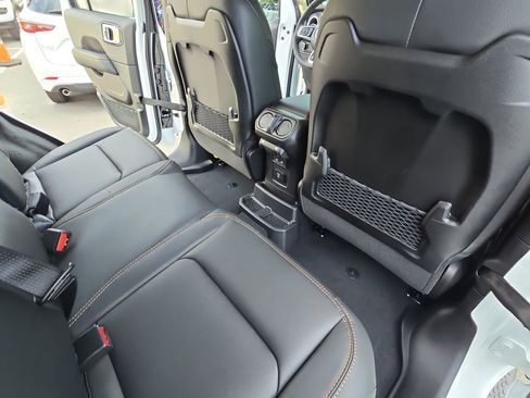 New 2025 Jeep Wrangler Unlimited Sahara AWD/4WD image 12
