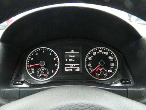 Used 2016 Volkswagen Tiguan S image 18