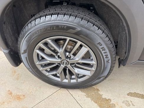 Used 2022 Nissan Rogue S image 10