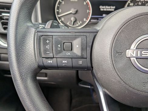 Used 2024 Nissan Rogue SV image 19