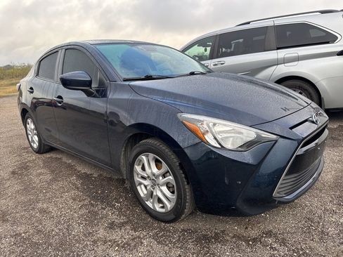 Used 2016 Scion iA image 4
