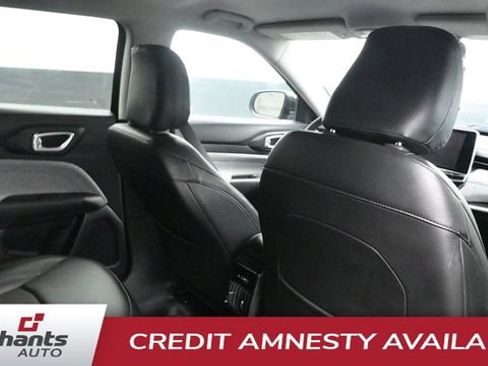 Used 2022 Jeep Compass Latitude AWD/4WD image 12