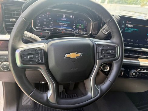 Used 2025 Chevrolet Silverado 2500 LT w/ Convenience Package AWD/4WD image 13