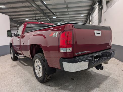 Used 2007 GMC Sierra 2500 SLE w/ Z71 Off-Road Package image 5