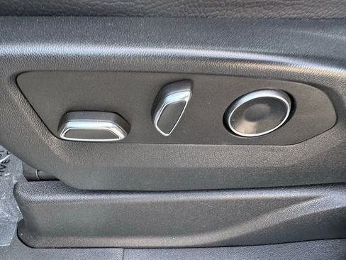 Used 2022 GMC Yukon Denali w/ Denali Premium Package image 20