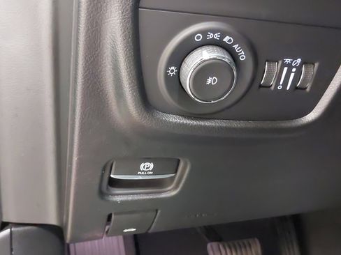 Used 2024 Jeep Grand Cherokee L Limited w/ Luxury Tech Group II image 31