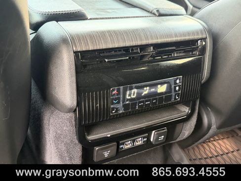 Used 2024 Jeep Wagoneer Series II w/ Convenience Group I AWD/4WD image 18