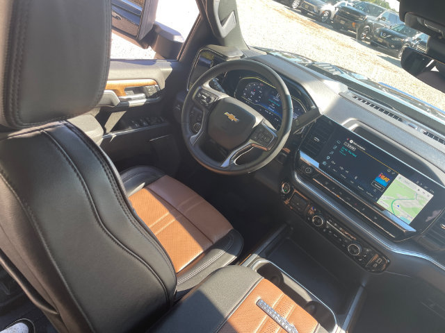 Certified 2025 Chevrolet Silverado 2500 High Country w/ High Country Premium Package AWD/4WD image 23