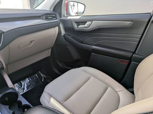 Used 2022 Ford Escape Titanium AWD/4WD image 19