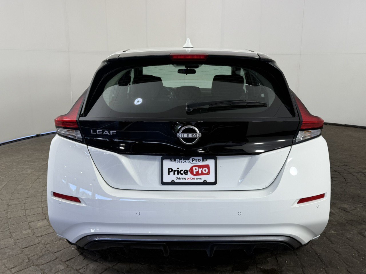 Used 2025 Nissan Leaf S FWD image 6
