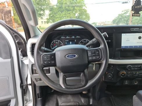 Used 2025 Ford F350 XLT AWD/4WD image 30
