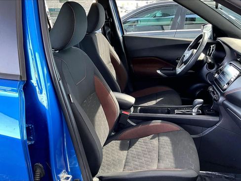Used 2023 Nissan Kicks SR image 9
