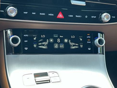 New 2026 Genesis GV70 2.5T Advanced AWD/4WD image 33