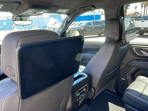 Used 2024 Chevrolet Tahoe High Country w/ Advanced Technology Package AWD/4WD image 14