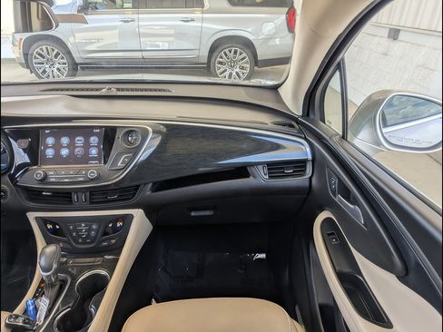 Used 2017 Buick Envision Essence FWD image 4