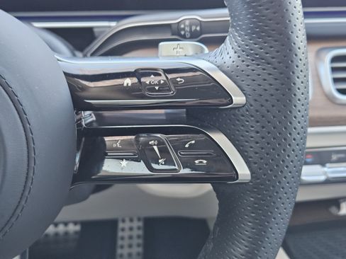 Certified 2025 Mercedes-Benz GLS 450 4MATIC image 29