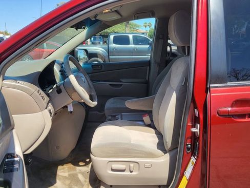Used 2009 Toyota Sienna CE FWD image 23
