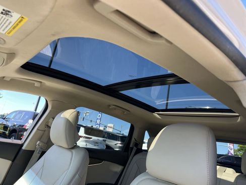 Used 2017 Lincoln MKX Reserve w/ Driver Assistance Package AWD/4WD image 24