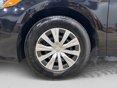 Used 2020 Toyota Camry LE image 45