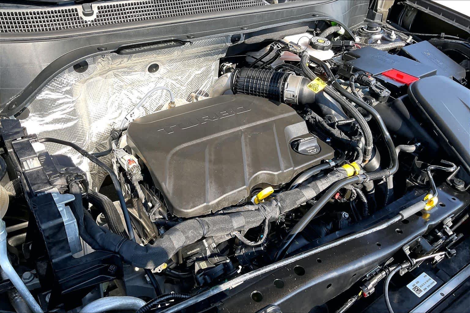 Used 2025 Chevrolet Trax LS FWD image 32