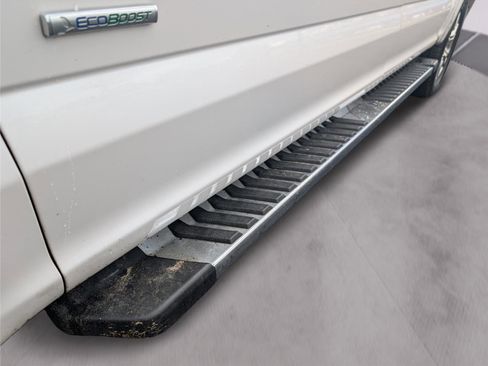 Used 2015 Ford F150 Lariat image 11