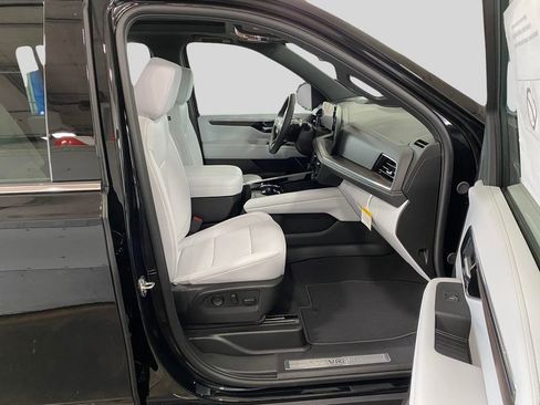 New 2026 Chevrolet Suburban Premier w/ Sun And Tow Package image 17