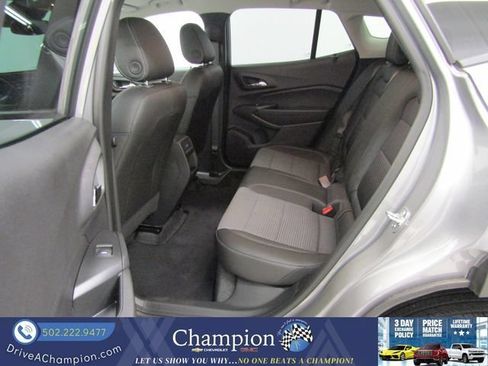 Certified 2025 Chevrolet Trax LT FWD image 13