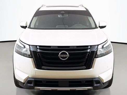 Used 2023 Nissan Pathfinder SL w/ SL Premium Package AWD/4WD image 16