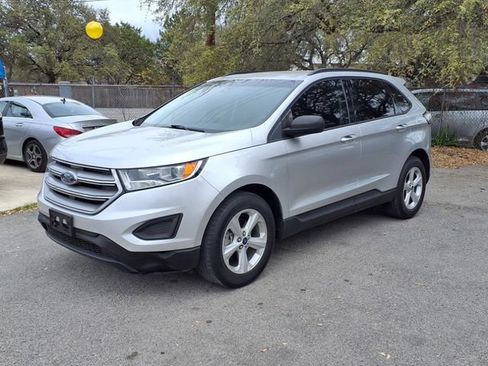 Used 2018 Ford Edge SE FWD image 3