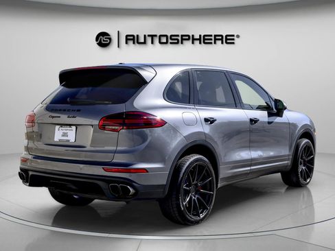 Used 2016 Porsche Cayenne Turbo image 10