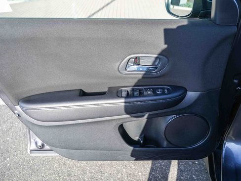 Used 2016 Honda HR-V LX image 20