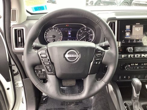Used 2025 Nissan Frontier SV w/ SV Convenience Package AWD/4WD image 14