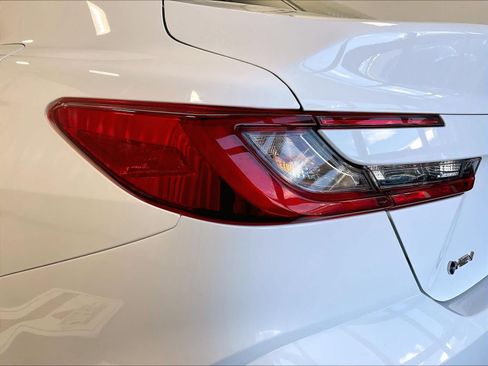 Used 2025 Toyota Camry LE w/ Convenience Package FWD image 33