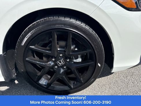 Used 2025 Honda Civic Sport image 4