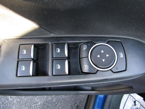 Used 2022 Ford Escape SE image 11