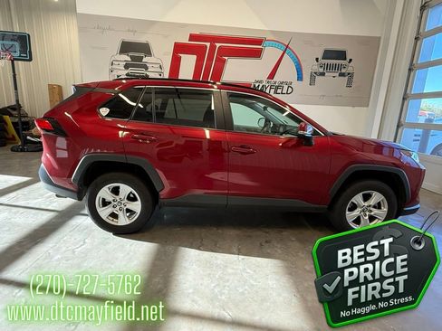 Used 2019 Toyota RAV4 XLE w/ Convenience Package image 1