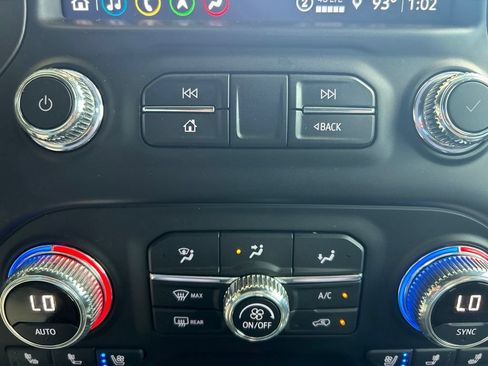 Used 2022 GMC Sierra 1500 AT4 w/ AT4 Preferred Package AWD/4WD image 19