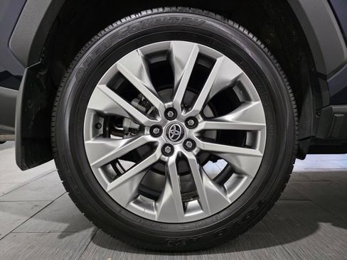 Used 2023 Toyota RAV4 XLE Premium image 25