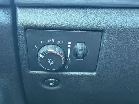 Used 2019 Jeep Grand Cherokee Altitude RWD image 26
