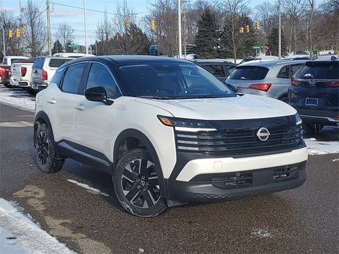 Certified 2025 Nissan Kicks SV image 1