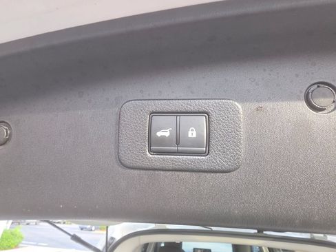 Used 2023 Nissan Armada SL w/ Captain's Chairs Package RWD image 12