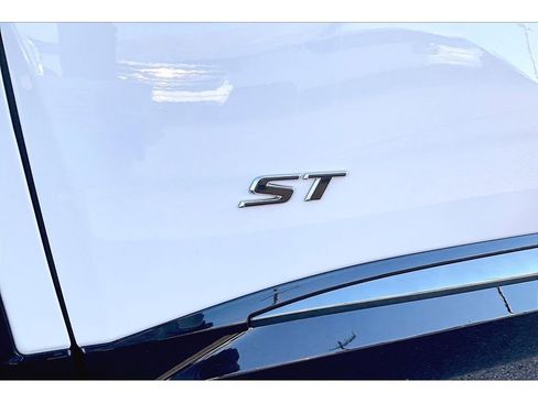 Used 2025 Buick Envision Sport Touring image 23