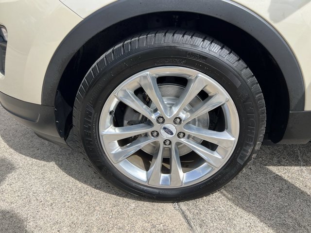 Used 2018 Ford Explorer XLT w/ Equipment Group 201A FWD image 33