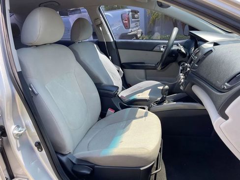 Used 2013 Kia Forte EX image 23