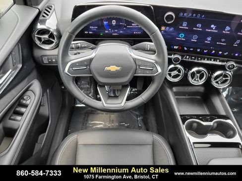 Used 2024 Chevrolet Blazer EV LT image 13